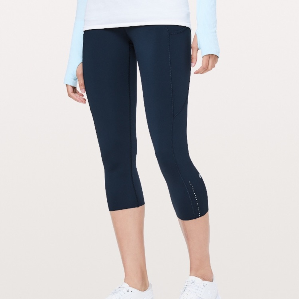 Lululemon- Fast & Free Crop || Nulux 19”-Size 6